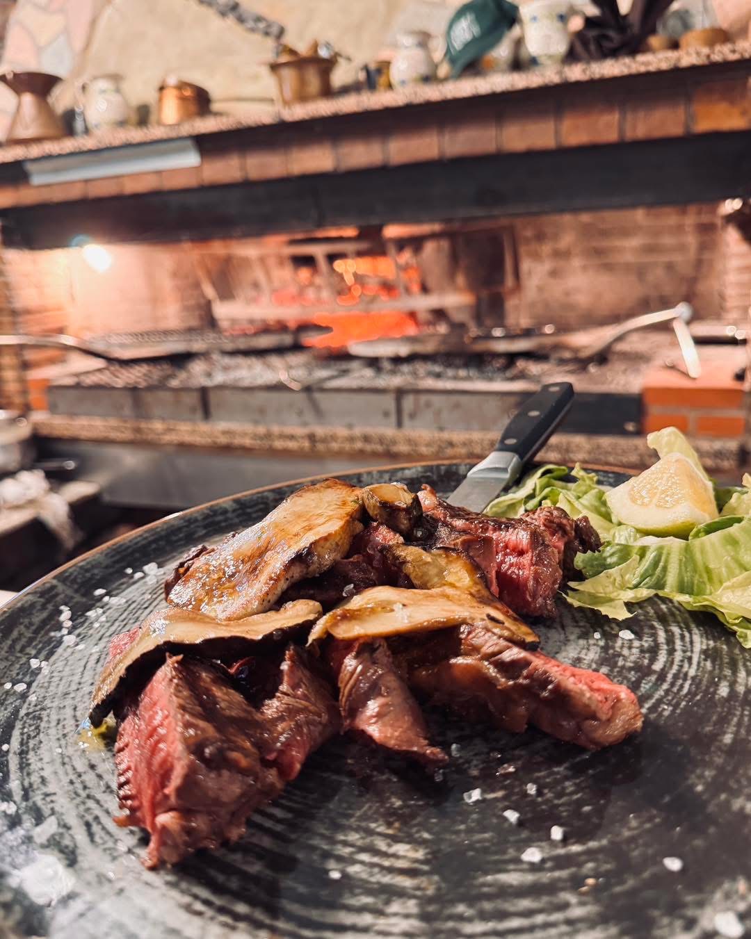 Piatto di carne servita